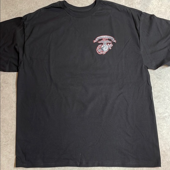 Black Short Sleeve Crew Neck Tee Mens Black Ink Design Sz 2X - Picture 1 of 5